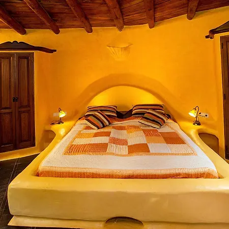 Feliz - Sauna, Beheizter Pool, Sonnenbett, Spielplatz, 2x2 M Bett