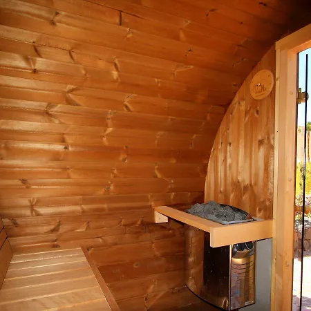 Feliz - Sauna, Beheizter Pool, Sonnenbett, Spielplatz, 2x2 M Bett * Tias