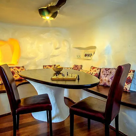 Feliz - Sauna, Beheizter Pool, Sonnenbett, Spielplatz, 2x2 M Bett